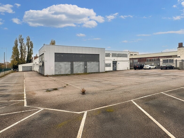 1-5 Hainault Business Park, Ilford for sale - Building Photo - Image 1 of 1