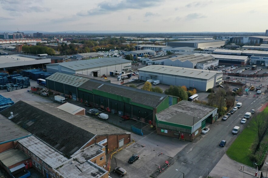 Z Warehouse, Mosley Rd, Manchester for lease - Building Photo - Image 3 of 22