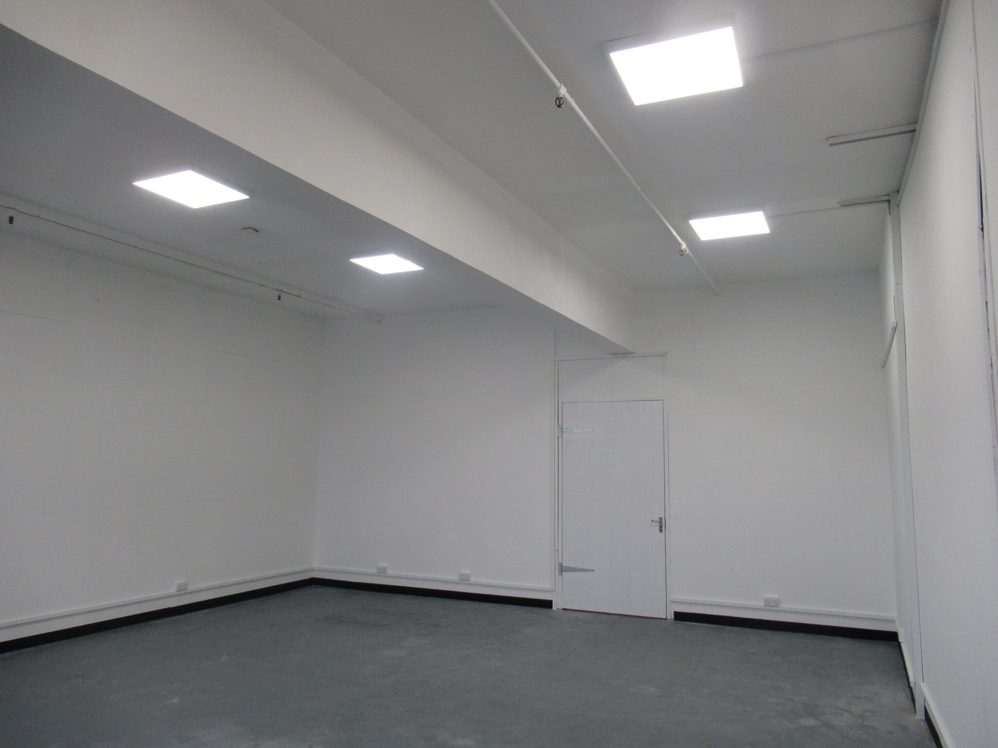 8 Deer Park Rd, London for lease Interior Photo- Image 1 of 4