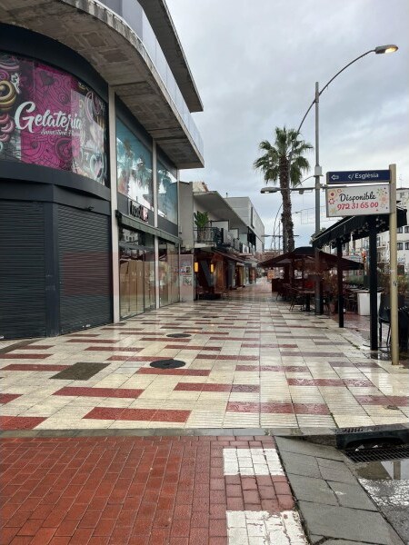 Retail in Castell-Platja d'Aro, Gerona for lease Interior Photo- Image 1 of 6