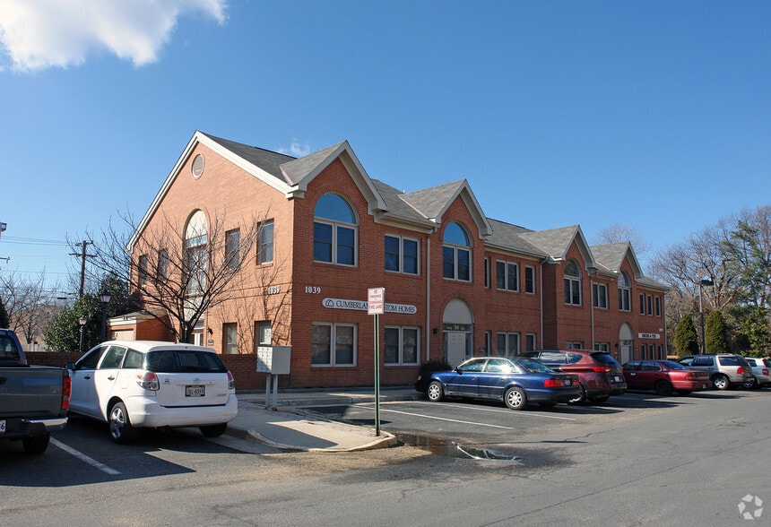 1039 Sterling Rd, Herndon, VA for sale - Primary Photo - Image 1 of 1