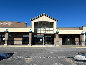 9327-9335 N Newport Hwy, Spokane, WA for lease Building Photo- Image 2 of 3