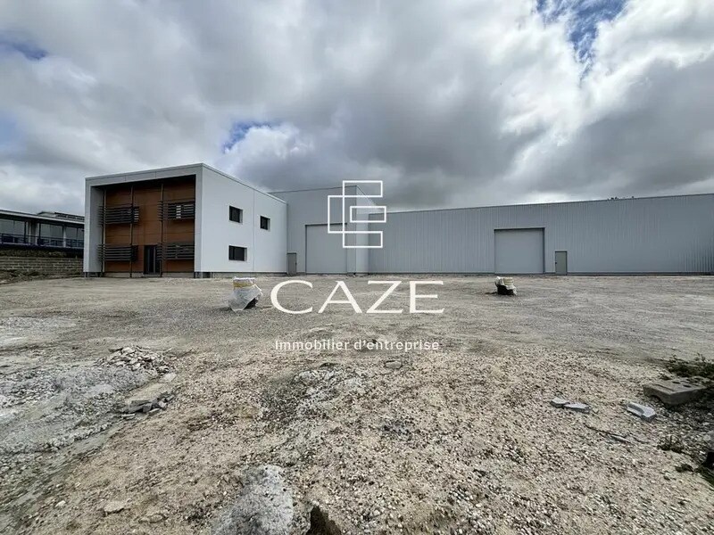 Industrial in Bassens for lease Building Photo- Image 1 of 9