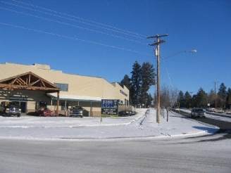 1320 SE Reed Market Rd, Bend, OR for lease - Primary Photo - Image 1 of 2