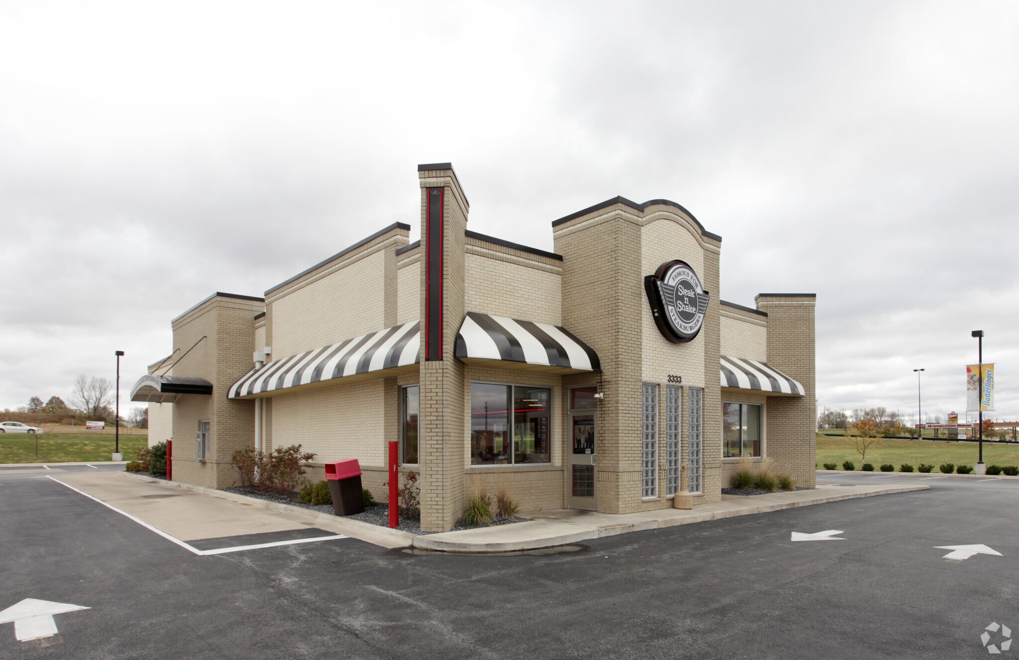 3333 W Kimberly Rd, Davenport, IA, 52806 Fast Food Property For Sale