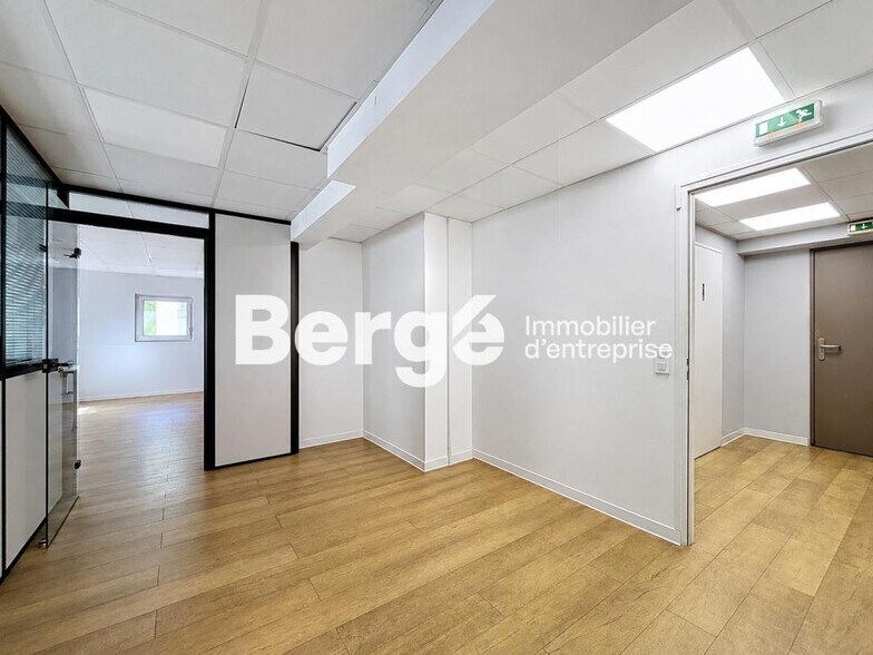 Office in Nice for sale - Interior Photo - Image 2 of 9