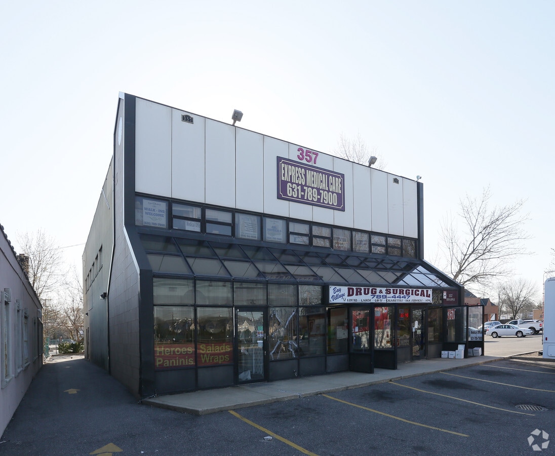 357 Broadway, Amityville, NY 11701