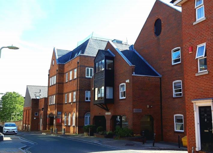 Staple Gdns, Winchester for lease Primary Photo- Image 1 of 4