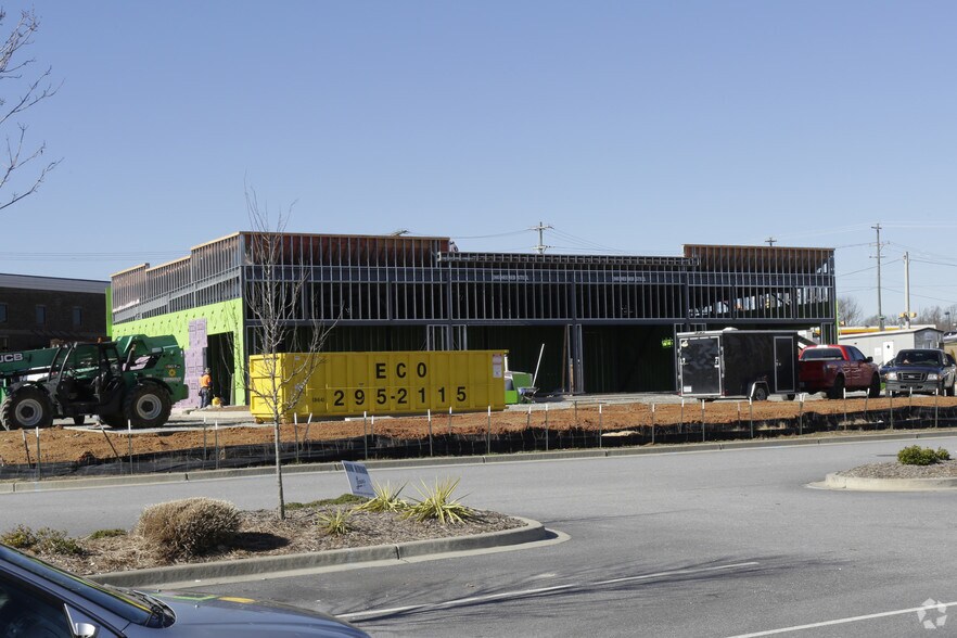 850 E Suber Rd, Greer, SC 29650