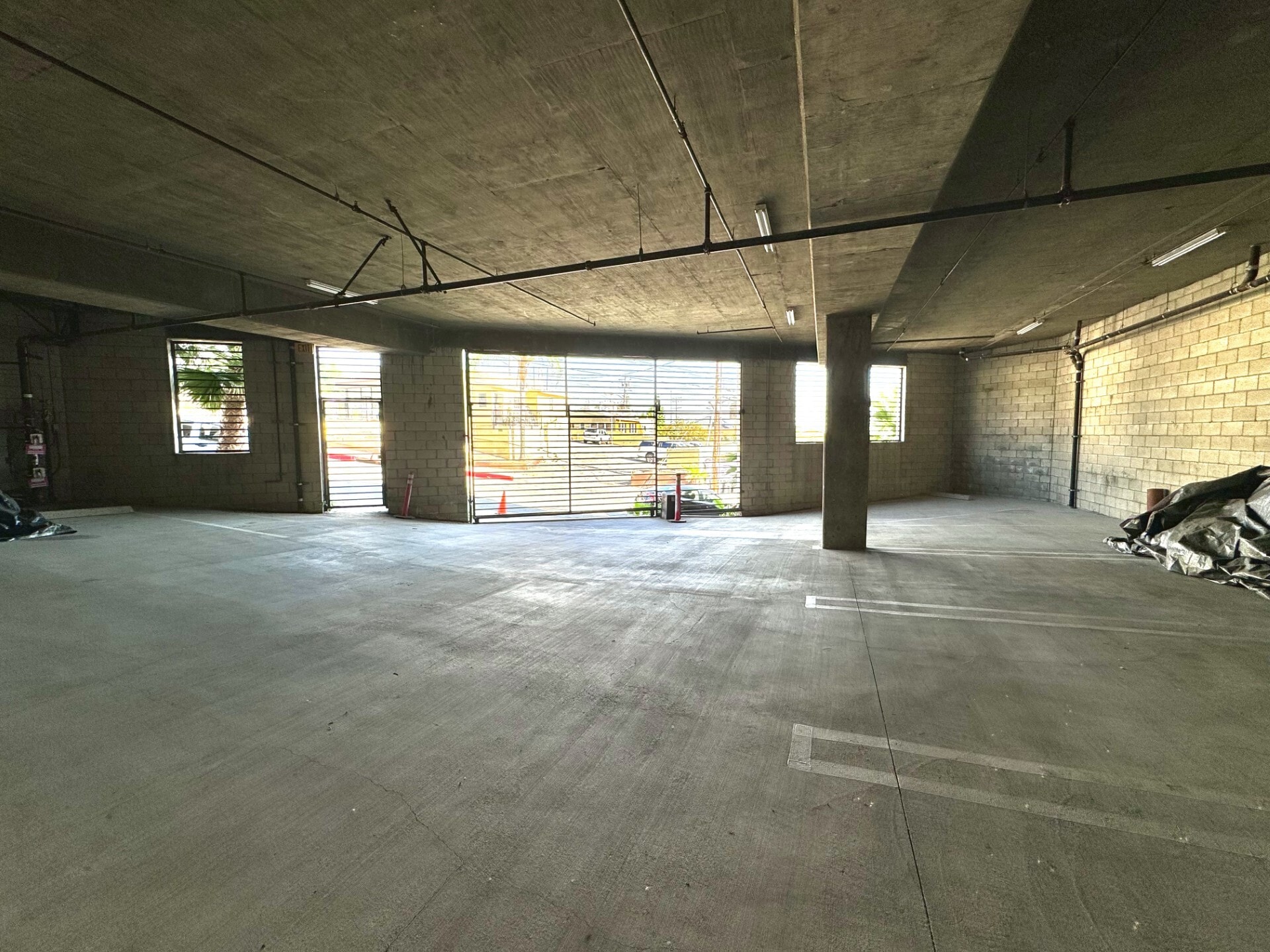 3800 Foothill Blvd, Glendale, CA for lease Building Photo- Image 1 of 10