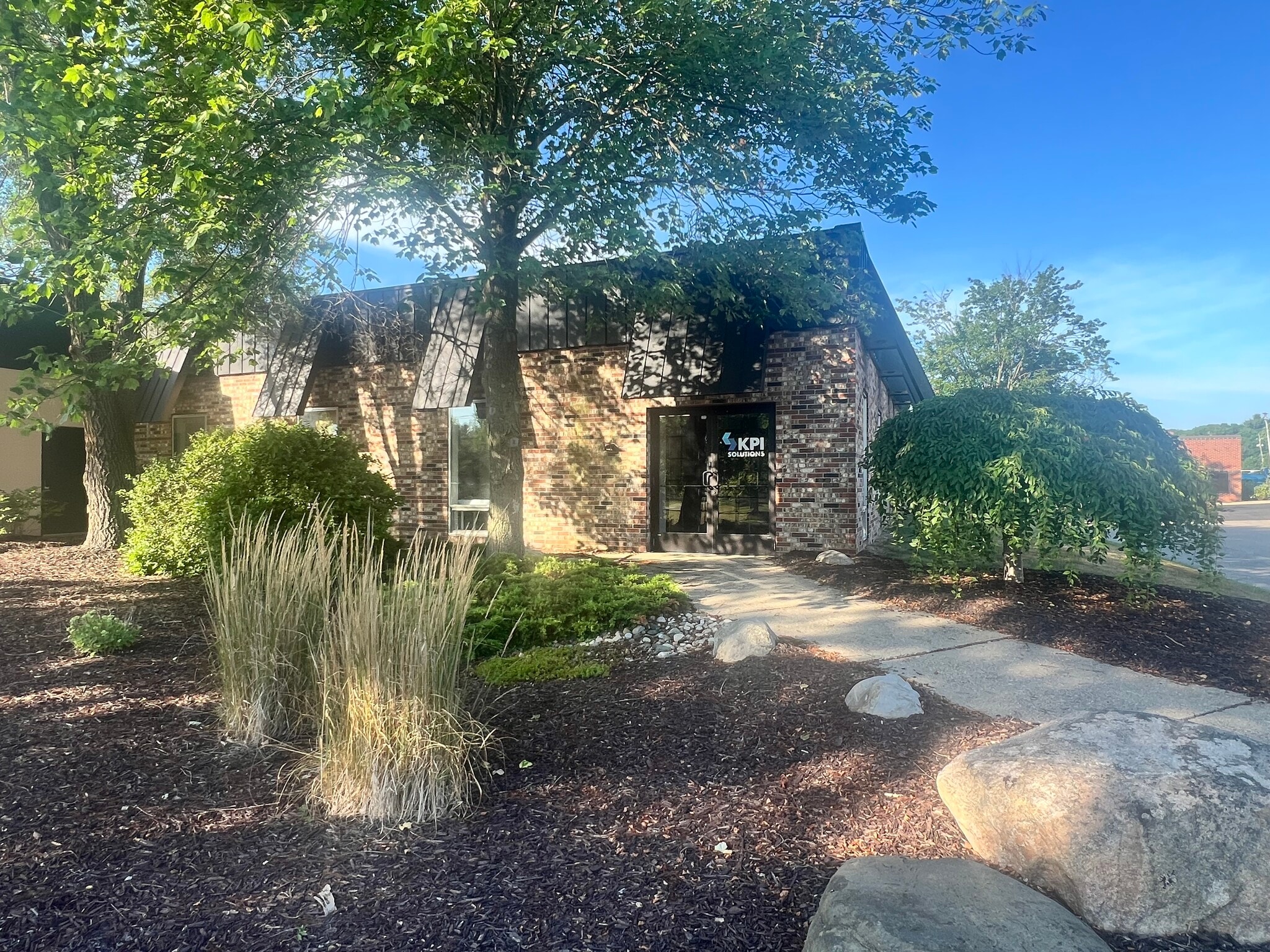 5716 W River Rd NE, Belmont, MI for lease Building Photo- Image 1 of 2