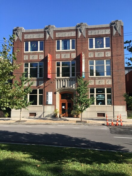 719 E Genesee St, Syracuse, NY for sale - Primary Photo - Image 1 of 1