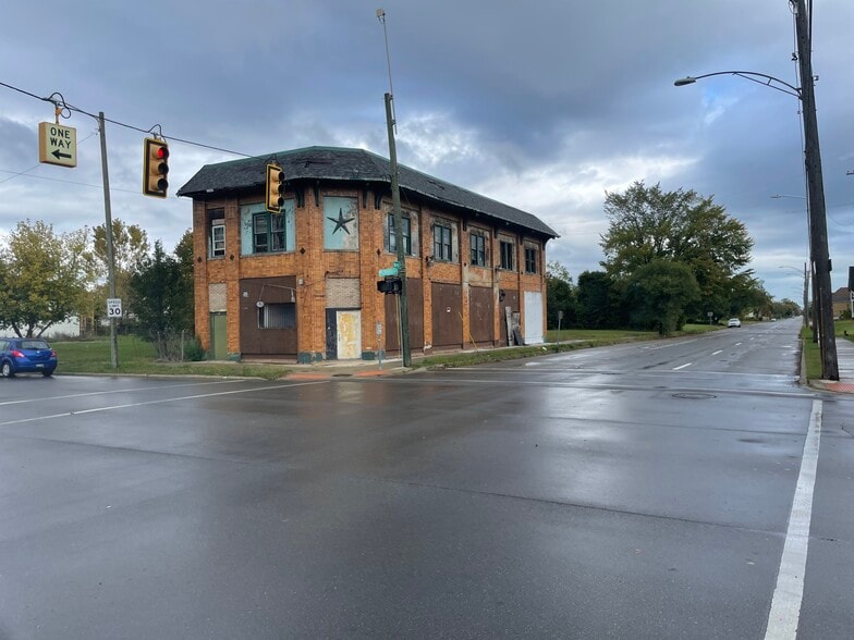 5000 Mcdougall St, Detroit, MI for sale - Primary Photo - Image 1 of 7