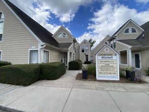 1041 Johnnie Dodds Blvd, Mount Pleasant, SC for lease Building Photo- Image 1 of 9