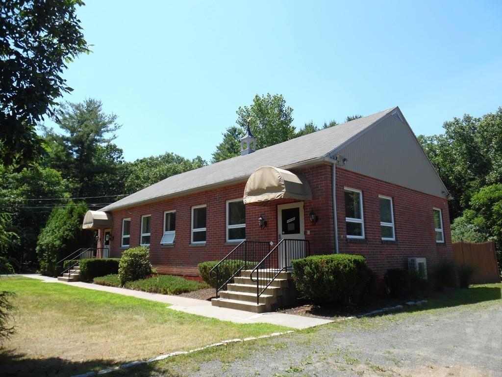 18 Pequot Rd, Southampton, MA for sale Primary Photo- Image 1 of 1