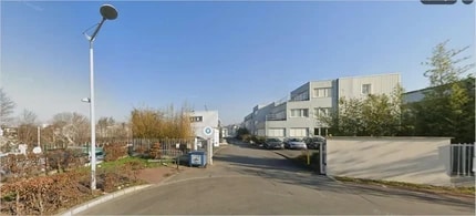 Flex in Nanterre for lease Building Photo- Image 1 of 4