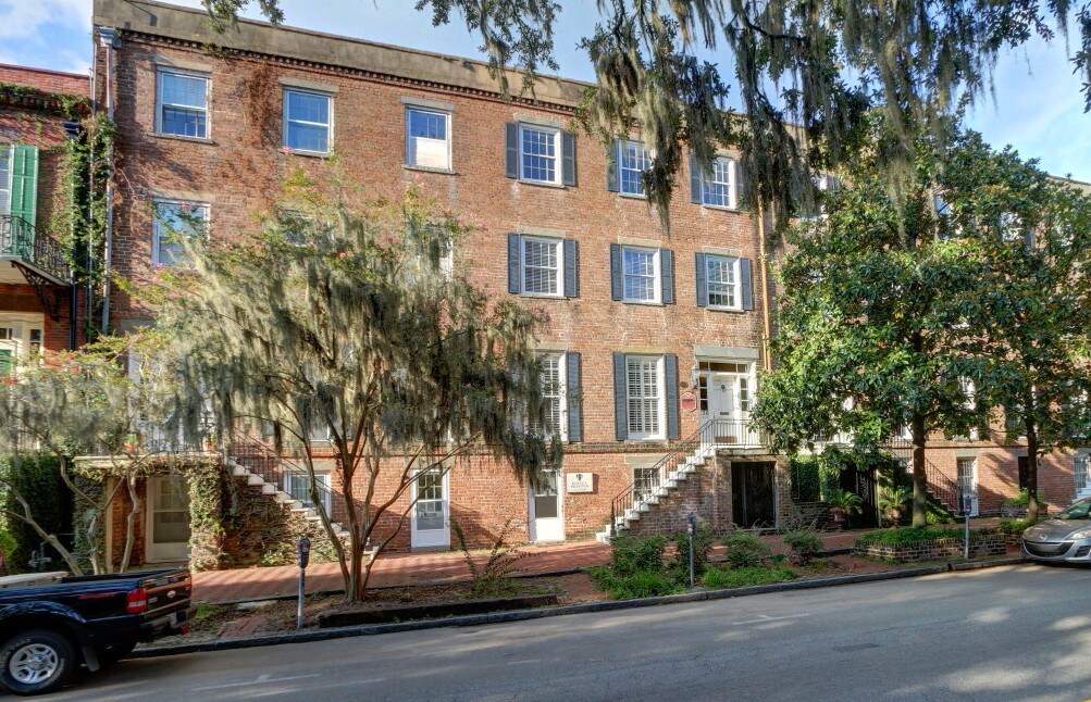 236 E Oglethorpe Ave, Savannah, GA 31401