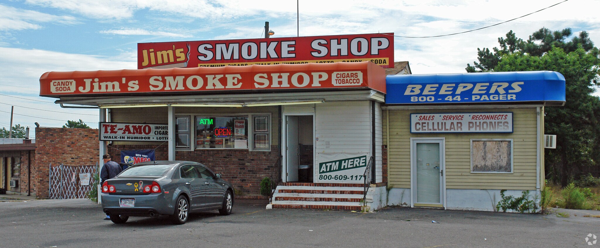 582 S Service Rd, Patchogue, NY for sale Primary Photo- Image 1 of 1