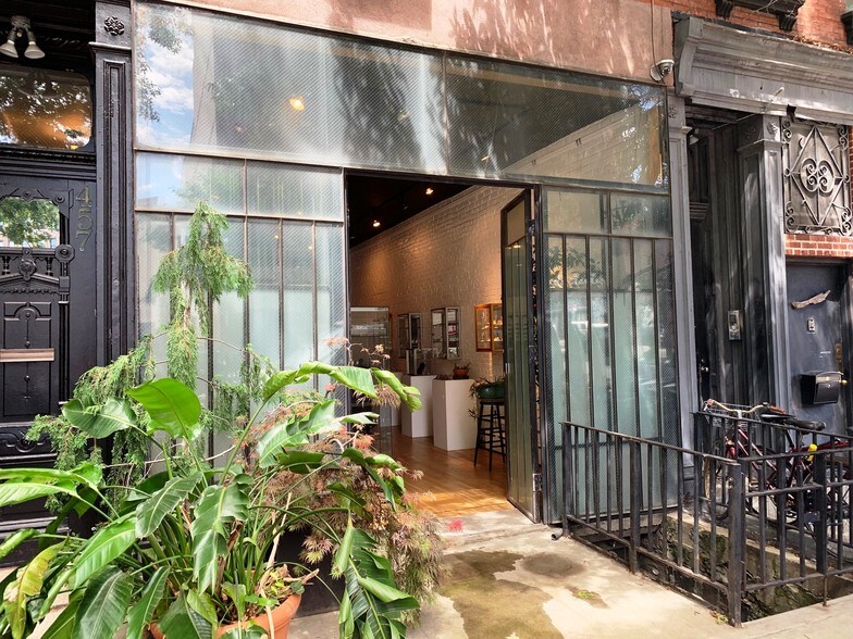 457 Grand St, Brooklyn, NY for sale - Building Photo - Image 1 of 1