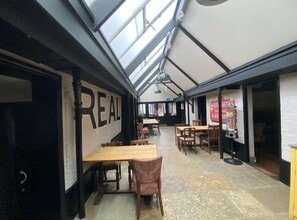 19 New Park St, Devizes for lease Interior Photo- Image 2 of 2