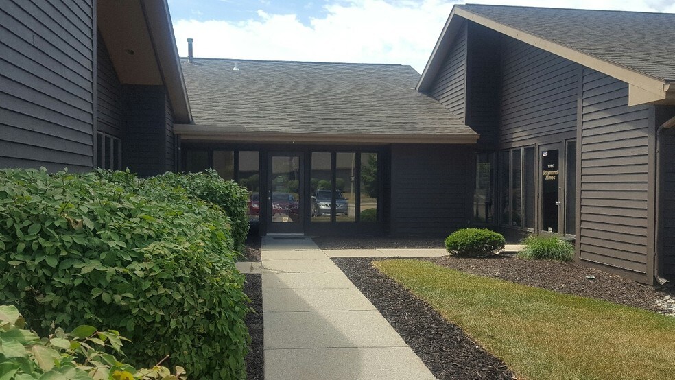 3518 Stellhorn Rd, Fort Wayne, IN 46815