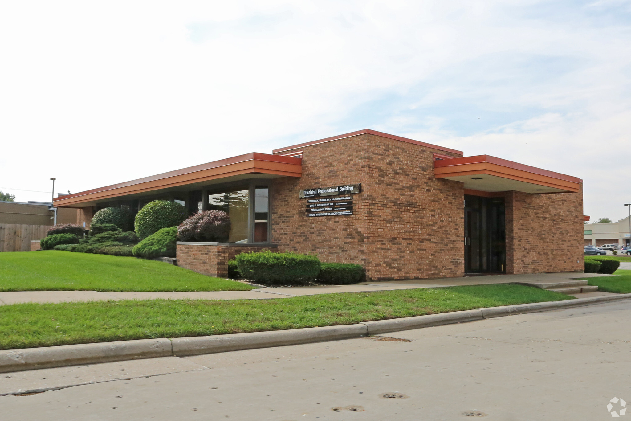 7601 Pershing Blvd, Kenosha, WI for sale Primary Photo- Image 1 of 10