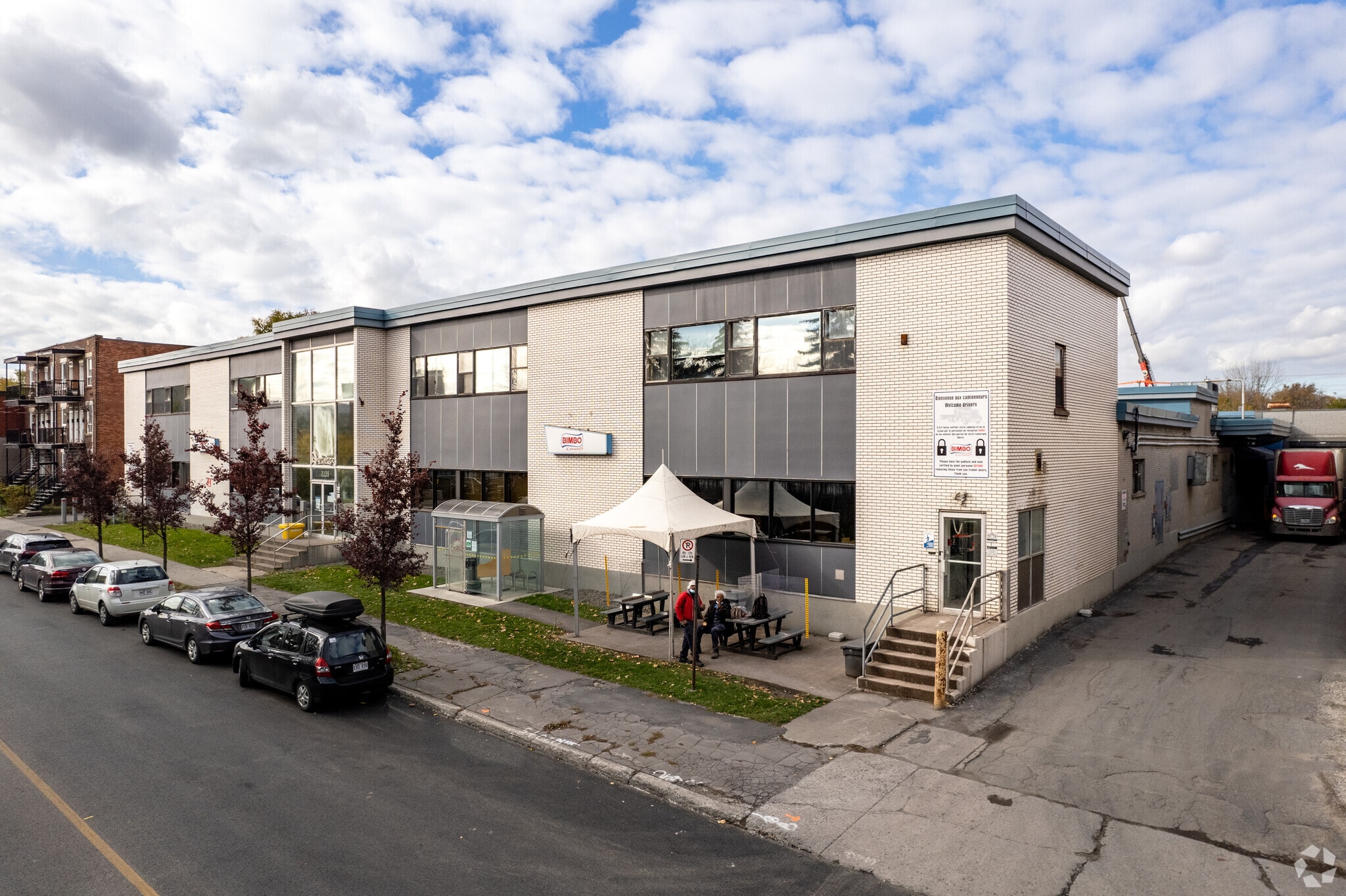 2275 Rue Dandurand, Montréal, QC for sale Primary Photo- Image 1 of 1