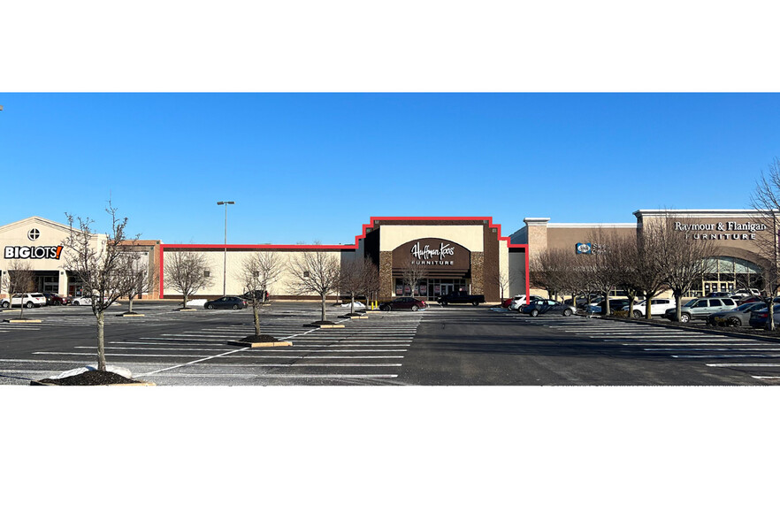 200-220 Trotters Way, Freehold, NJ for lease - Building Photo - Image 1 of 2