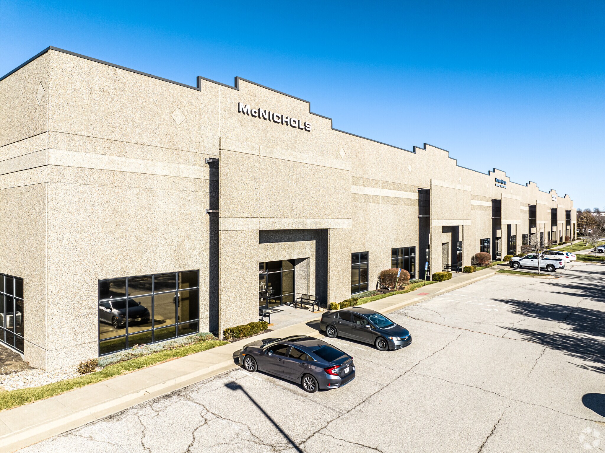 15301-15341 W 100th Ter, Lenexa, KS for sale Primary Photo- Image 1 of 1