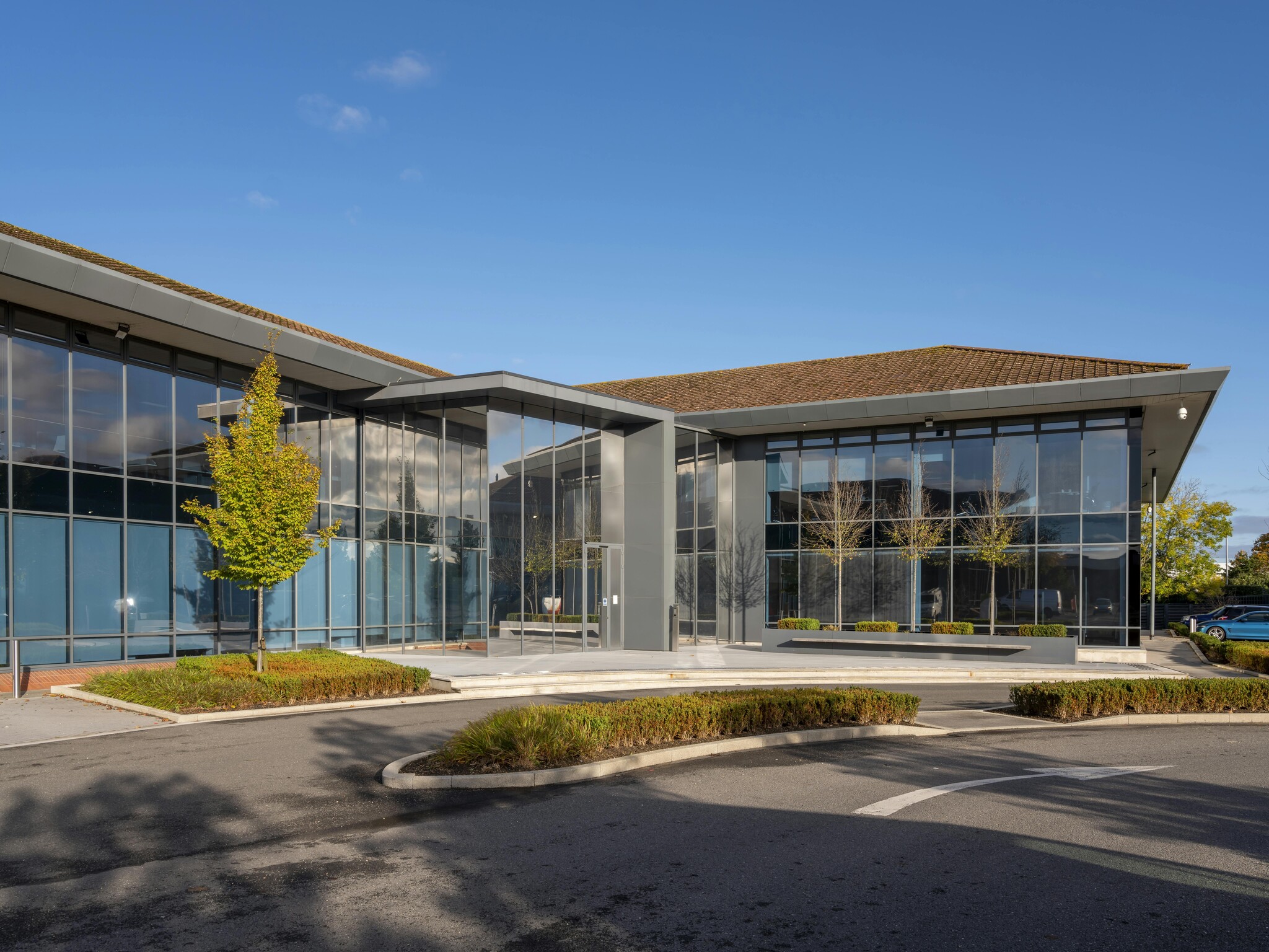 2 Basingstoke Rd, Reading for sale Building Photo- Image 1 of 1