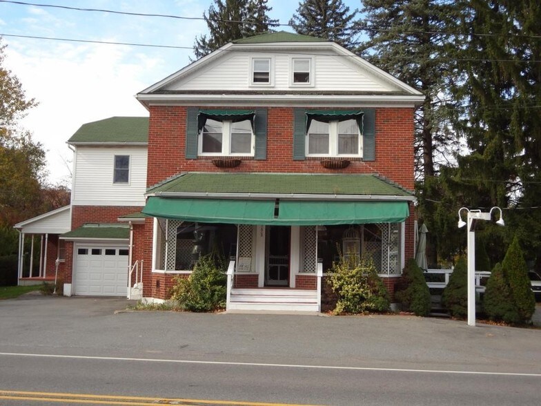 955 Main St, Newfoundland, PA for sale - Building Photo - Image 1 of 1