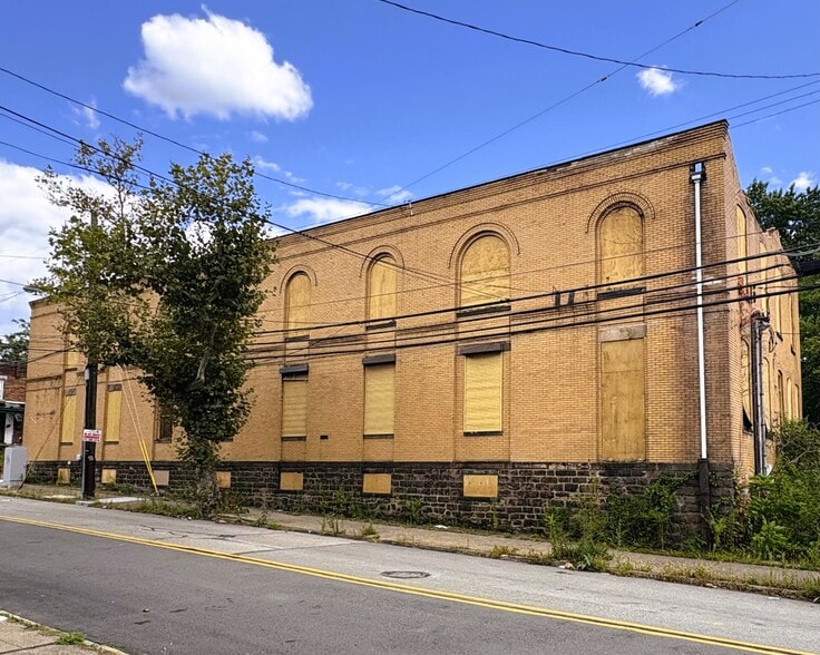 7002 Bennett St, Pittsburgh, PA for sale - Building Photo - Image 3 of 6
