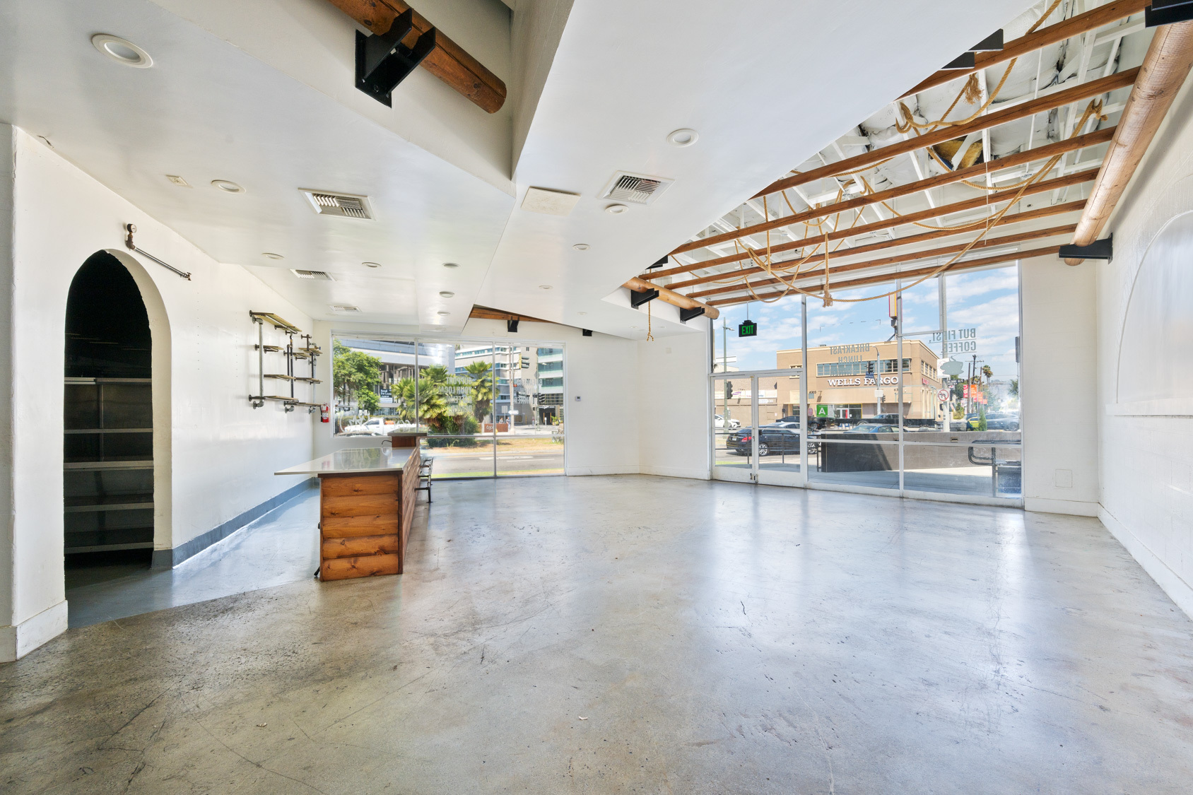 6230-6258 Wilshire Blvd, Los Angeles, CA for lease Building Photo- Image 1 of 7