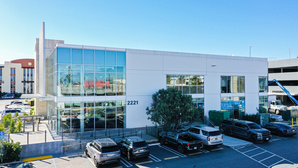 2221 Rosecrans Ave, El Segundo, CA for lease - Building Photo - Image 3 of 35