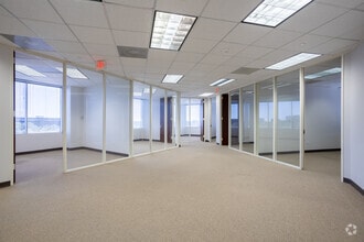 675 Bering Dr, Houston, TX for lease Interior Photo- Image 2 of 3