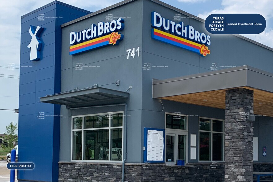 1002 E Tyler St, Athens, TX 75751 Dutch Bros