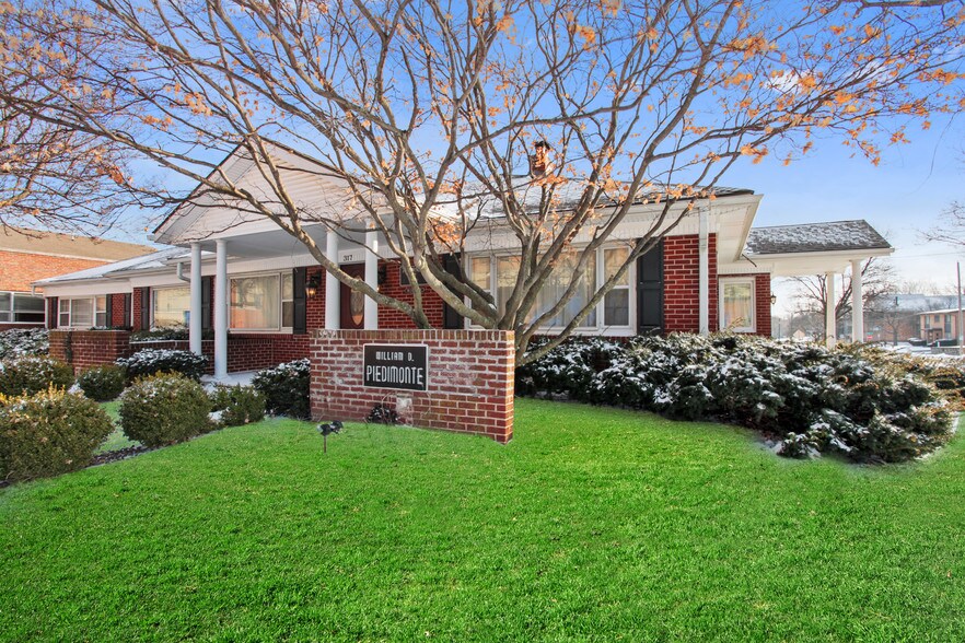 317 W Kansas Ave, Independence, MO for sale - Building Photo - Image 1 of 1