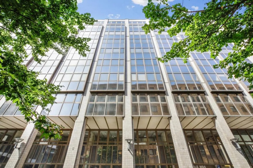 41 Rue Des Trois Fontanot, Nanterre for lease - Building Photo - Image 1 of 14