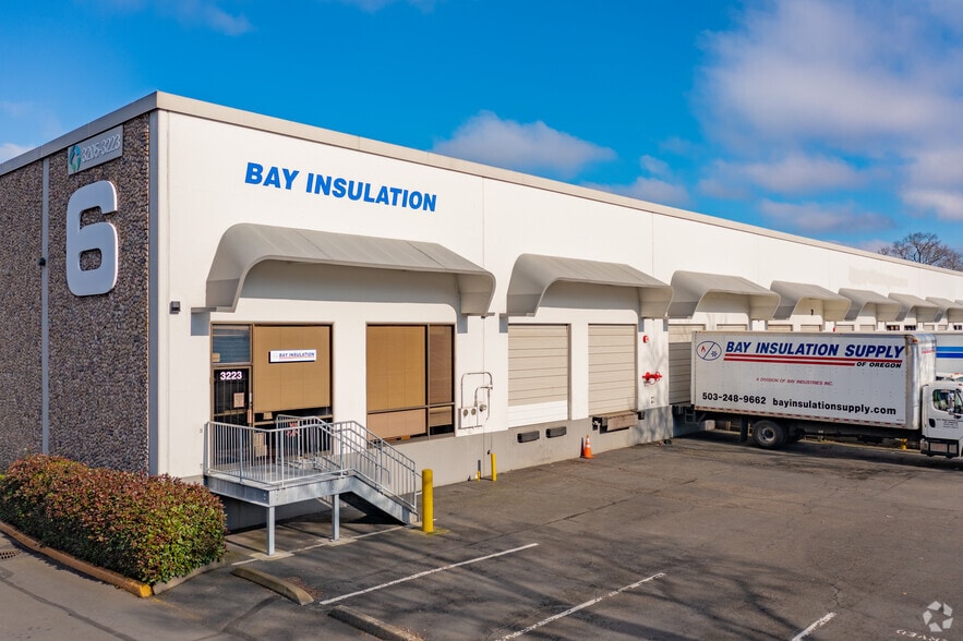 3205-3223 NW Guam St, Portland, OR for lease - Primary Photo - Image 1 of 5