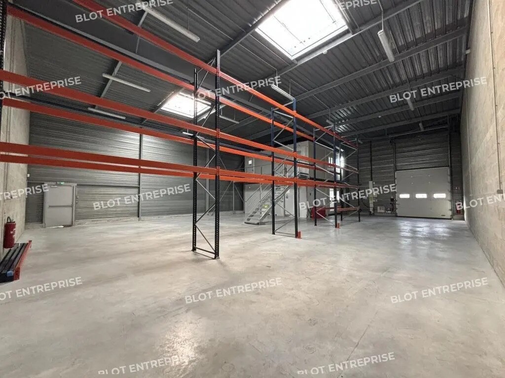 Flex in Saint-Herblain for lease Building Photo- Image 1 of 7