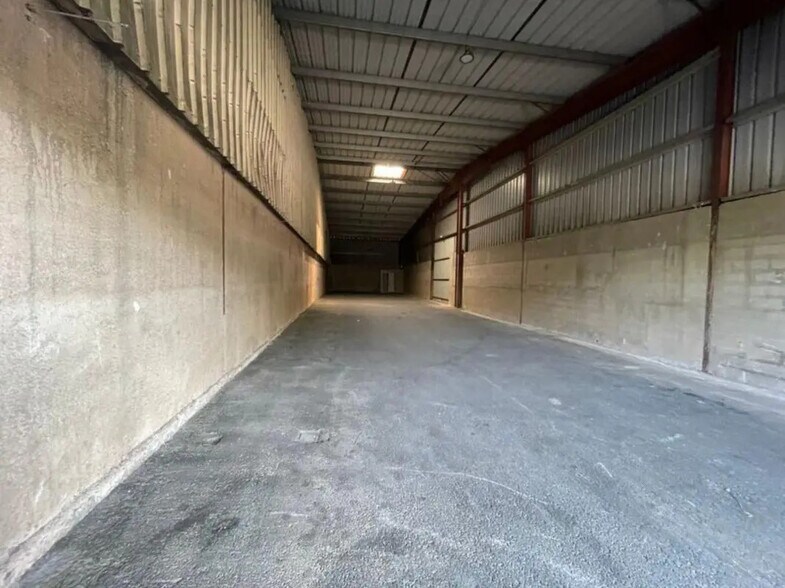Industrial in Le Muy for lease - Interior Photo - Image 2 of 5