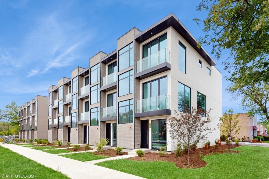 6330-6338 Hennings Ct, Morton Grove, Morton Grove, IL for sale - Primary Photo - Image 1 of 7