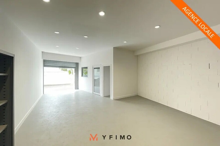 Flex in Mantes-la-Ville for lease - Interior Photo - Image 1 of 3