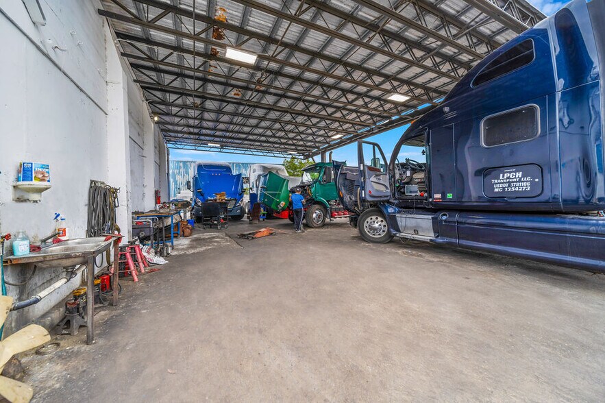 2370 NW 149th St, Opa Locka, FL for sale - Building Photo - Image 1 of 1