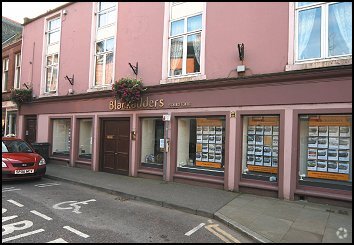 4-6 Bank St, Kirriemuir for sale Primary Photo- Image 1 of 1