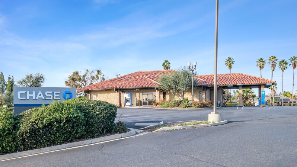 7160 N 1st St, Fresno, CA for lease - Building Photo - Image 2 of 4