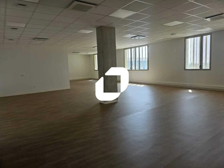 Office in Montpellier for lease - Interior Photo - Image 2 of 6