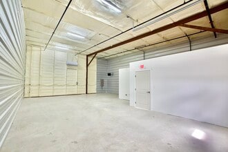 21901 US-79 Hwy, Taylor, TX for lease Building Photo- Image 2 of 7