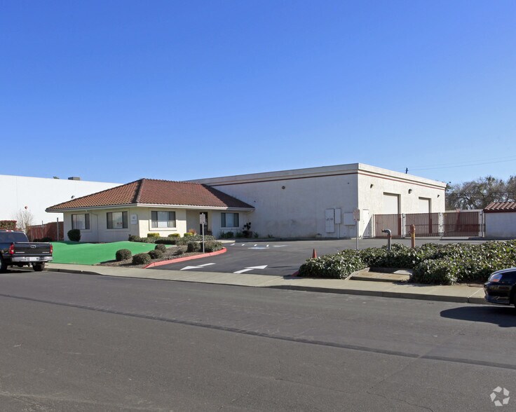 40 Union Way, Vacaville, CA for lease - Building Photo - Image 1 of 24
