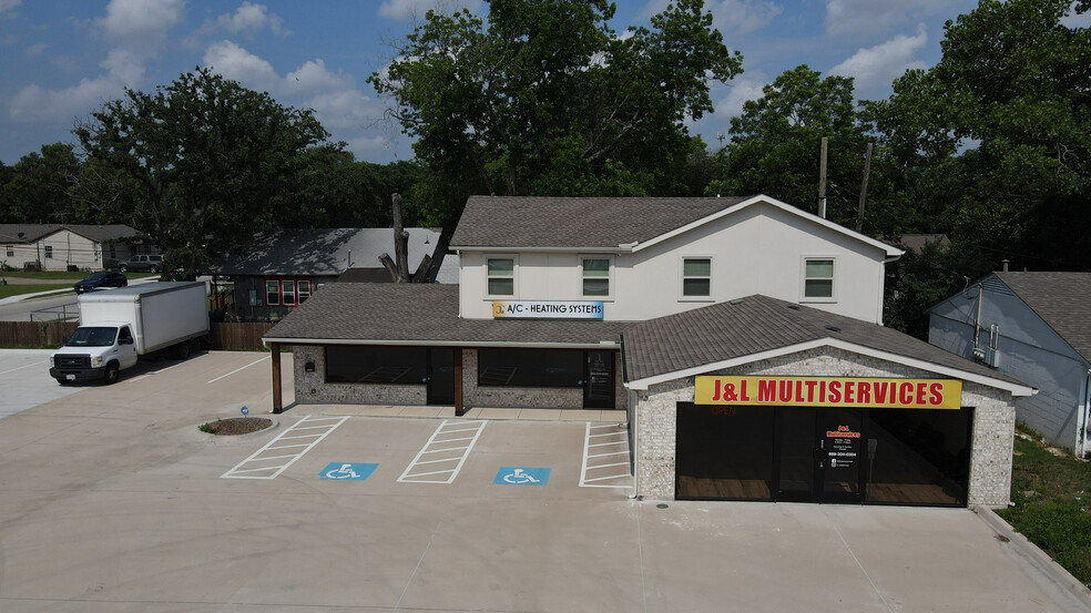 2001-2003 N Beach St, Haltom City, TX for sale - Building Photo - Image 1 of 1